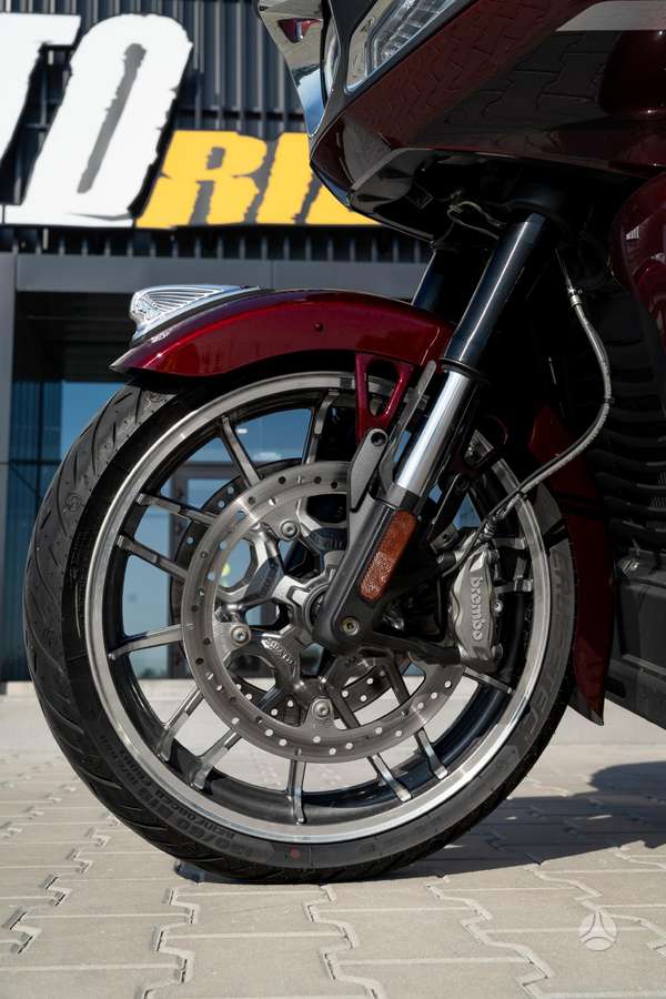 Indian Pursuit, choppers
