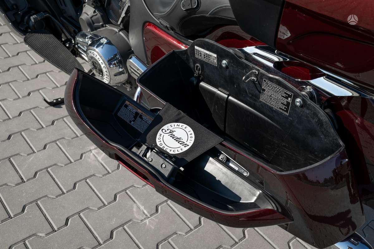 Indian Pursuit, choppers
