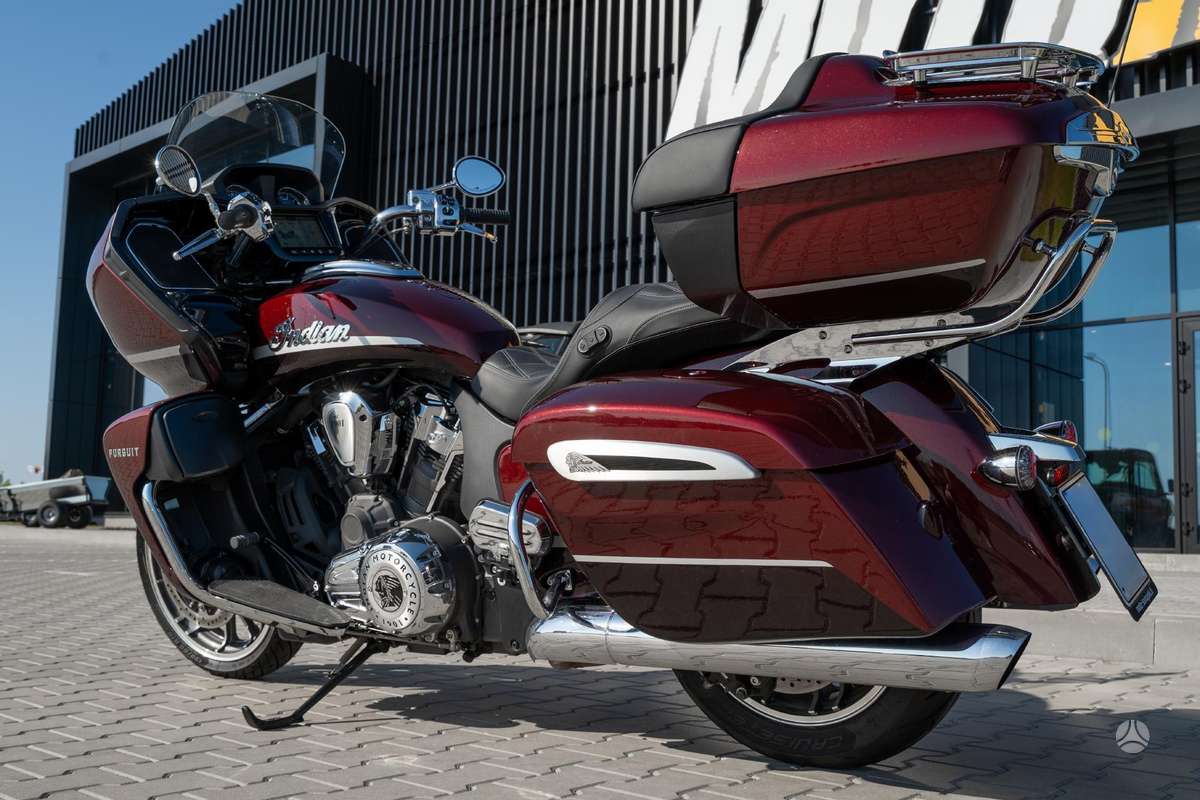 Indian Pursuit, choppers