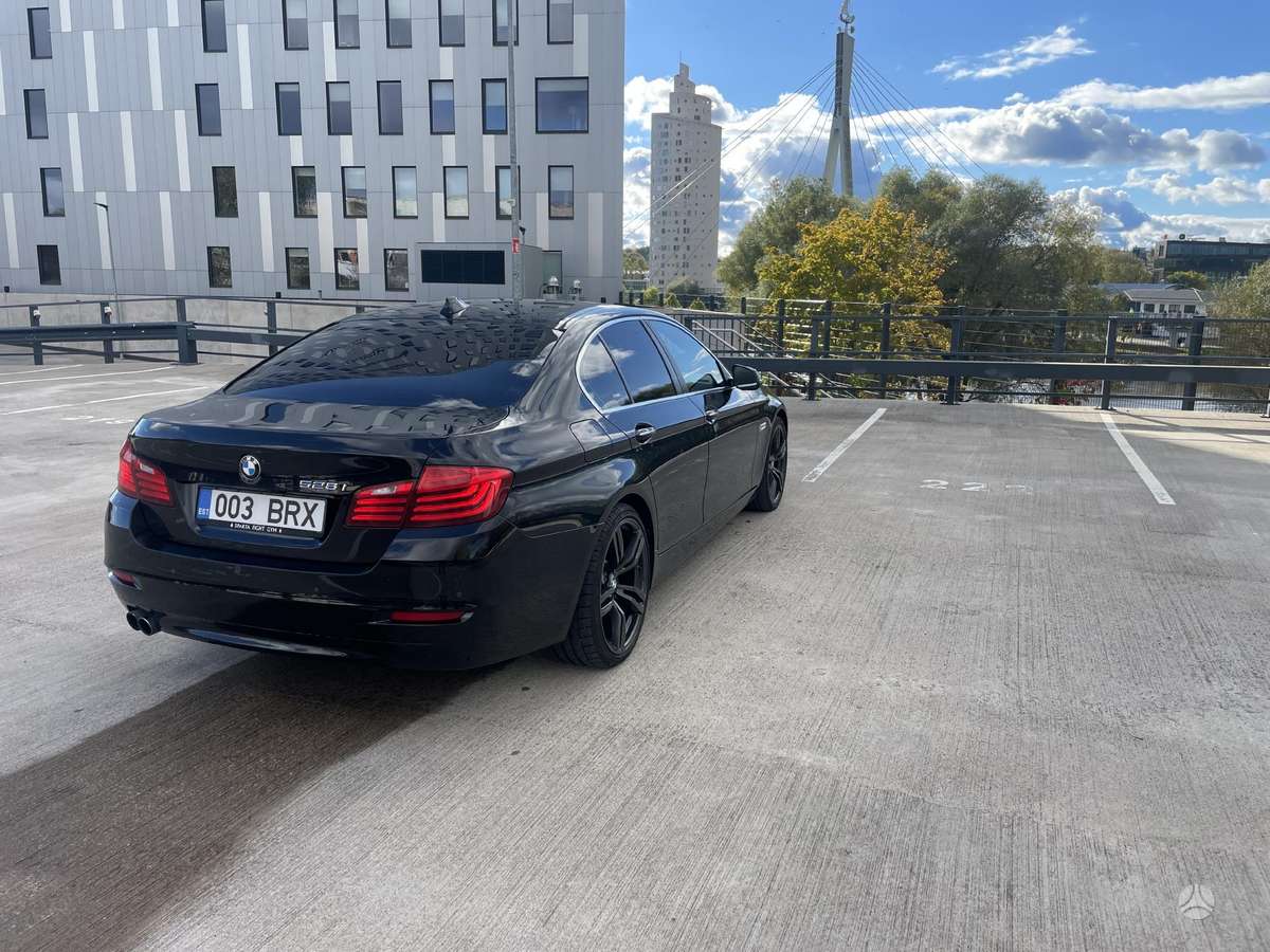 BMW 528, 2.0 l., saloon / sedan