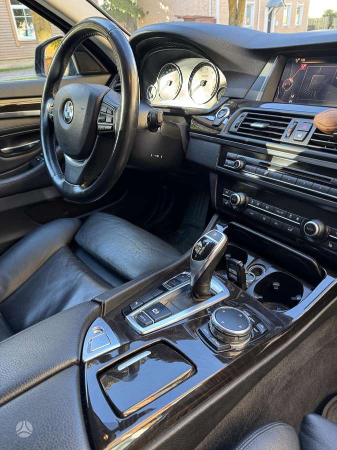 BMW 528, 2.0 l., Седан