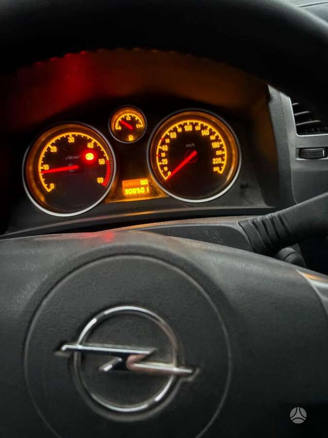 Opel Zafira rezerves daļās