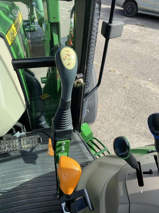 John Deere 5100M, тракторы
