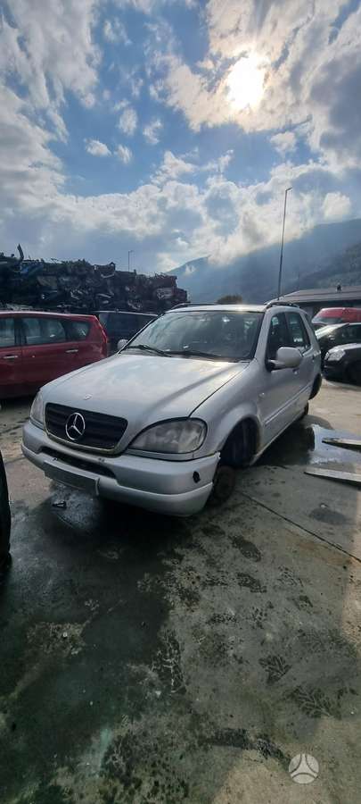 Mercedes-Benz ML270