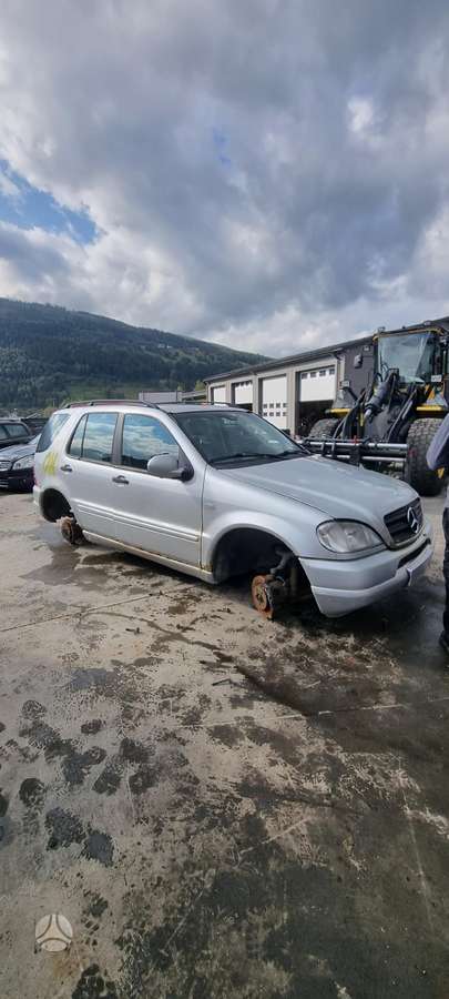 Mercedes-Benz ML270