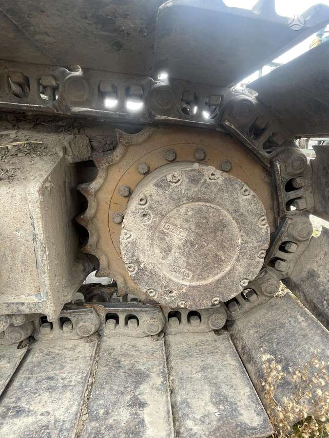 JCB JS131LC+, excavator