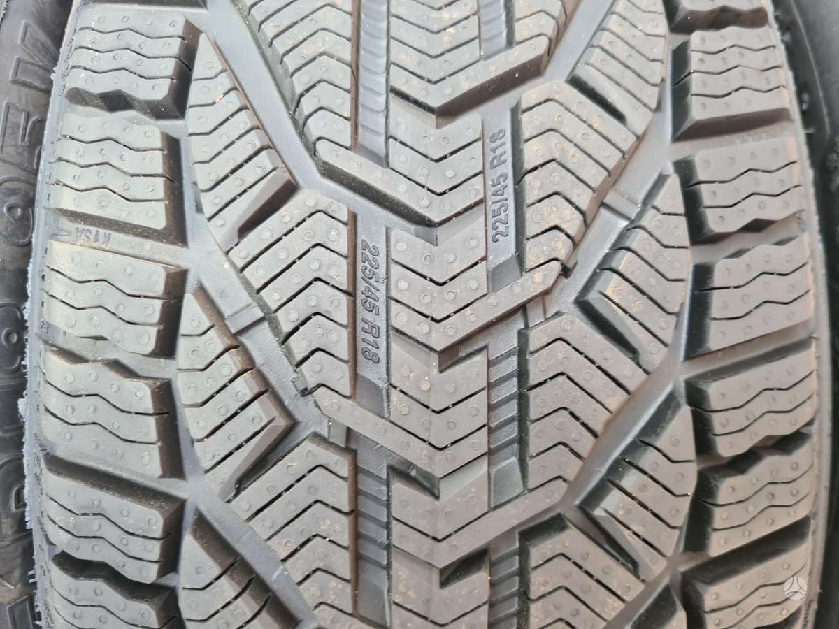 Taurus NAUJOS !, winter 225/45 R18