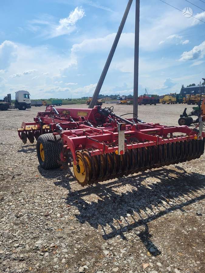 Vaderstad TOP DOWN 300, scrapers, scrubbers