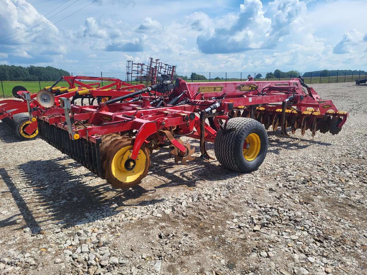 Vaderstad TOP DOWN 300, scrapers, scrubbers