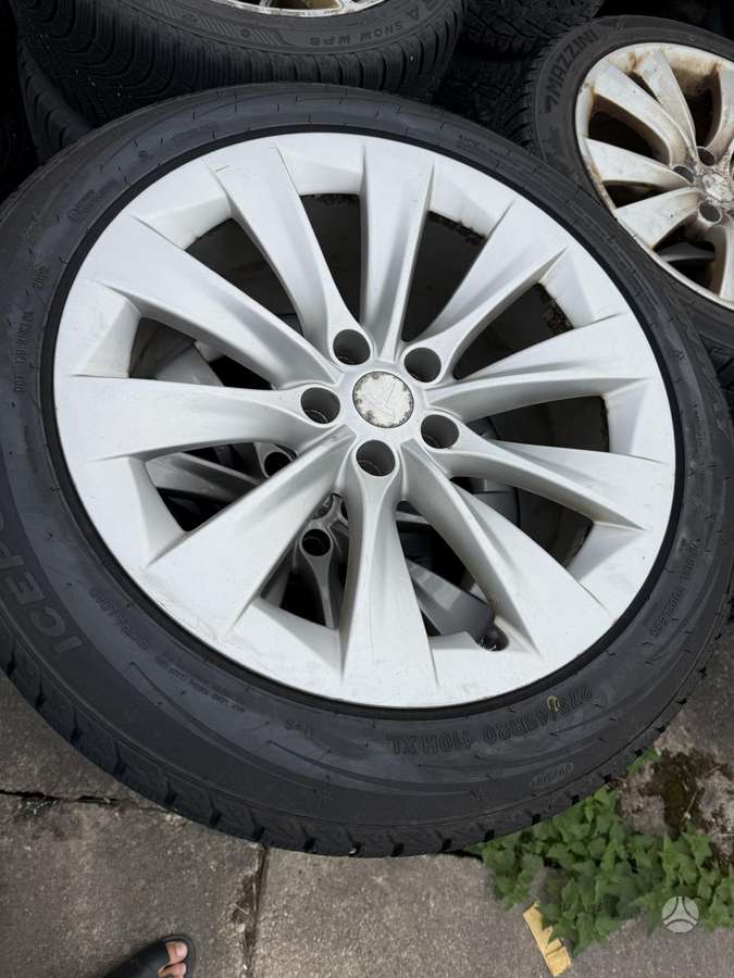 TESLA, light alloy, R20