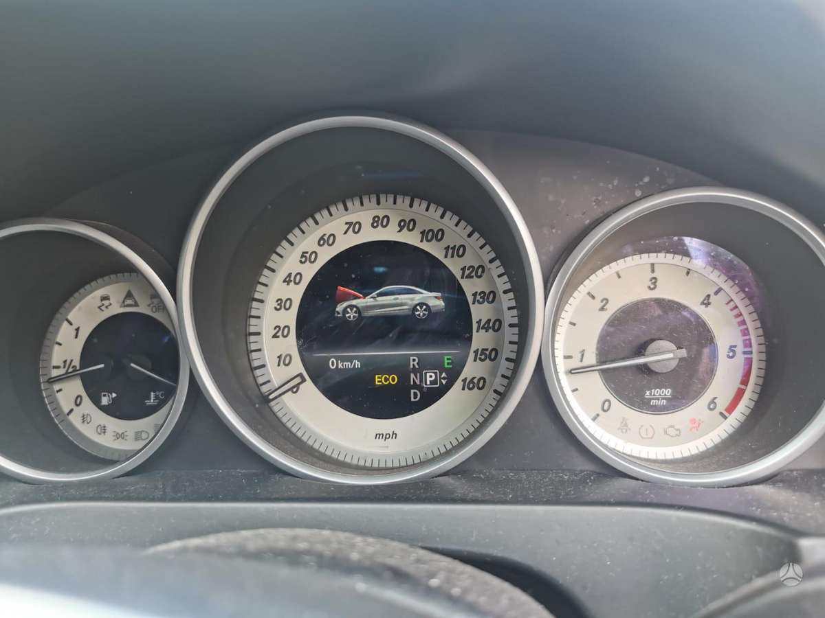 Mercedes-Benz E220 dalimis