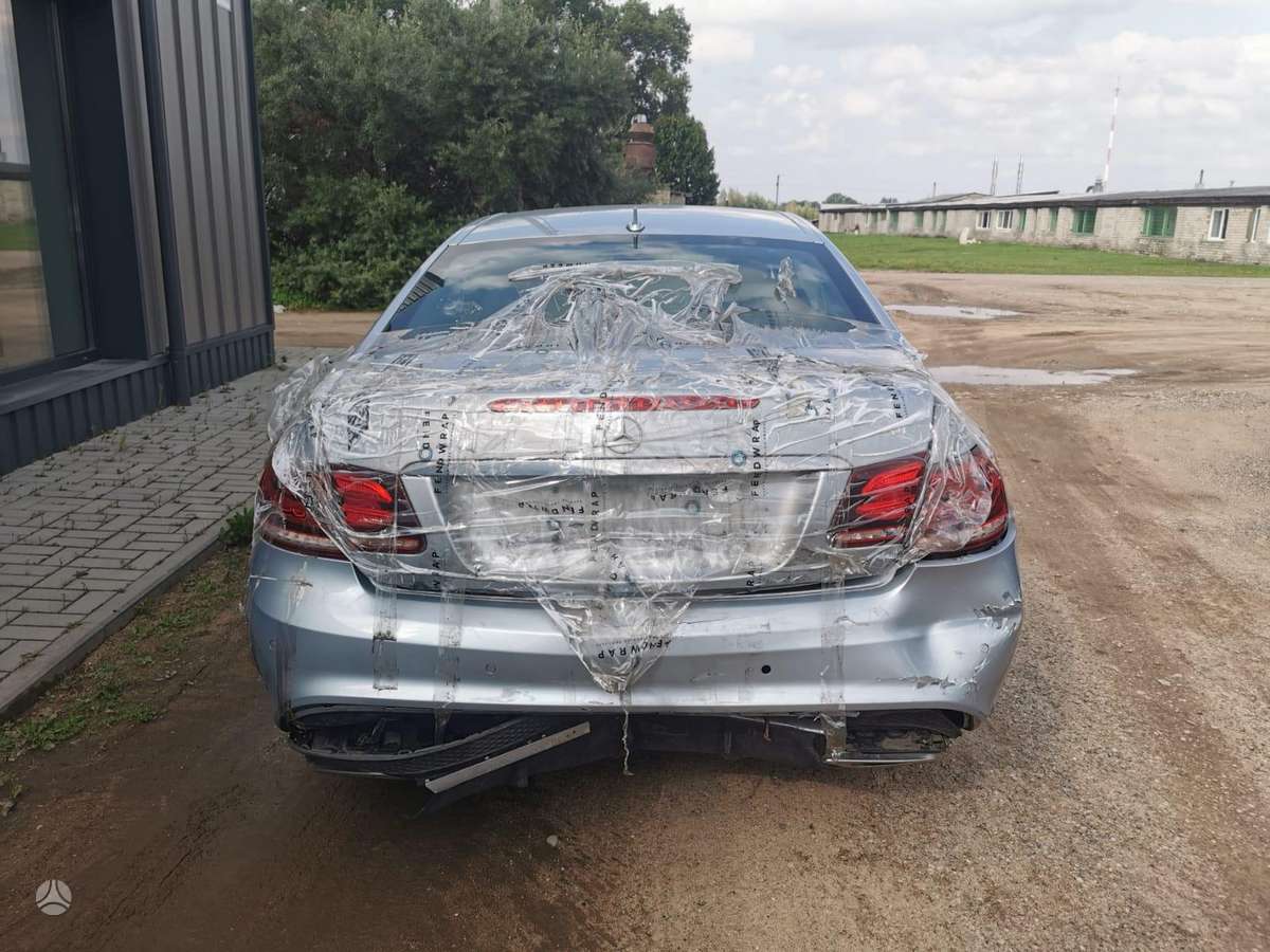 Mercedes-Benz E220 dalimis