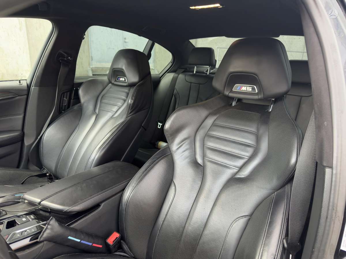 BMW M5, 4.4 l., Седан