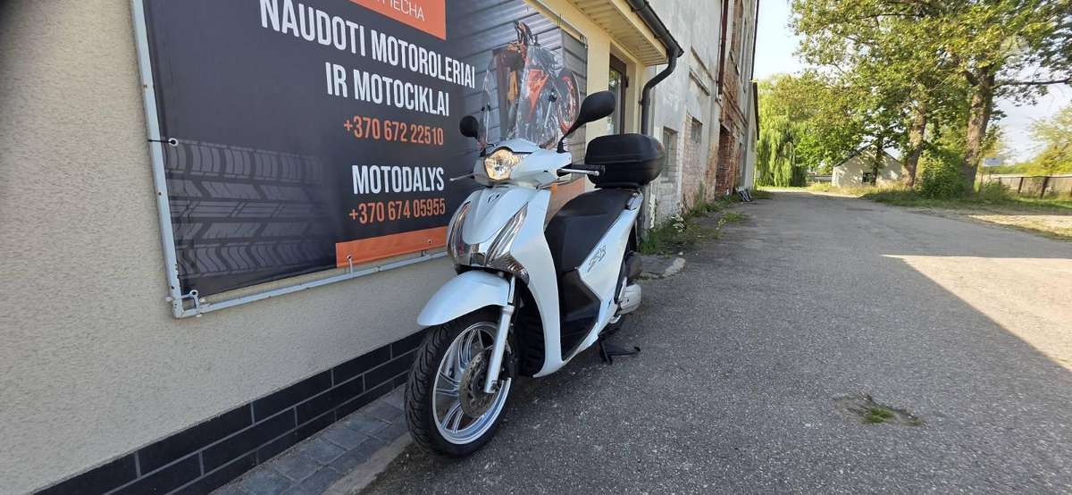Honda SH 125cc, scooters / mopeds