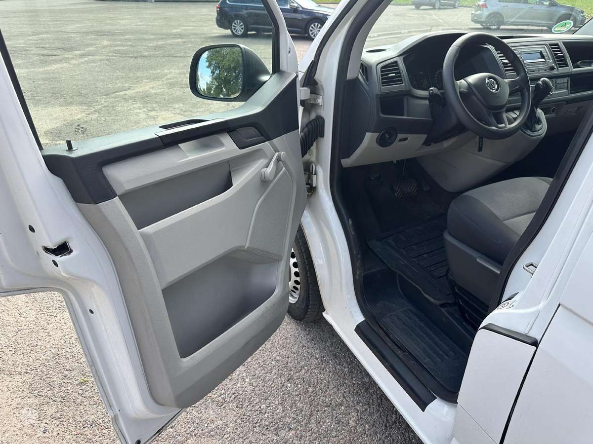 Volkswagen Transporter - 12