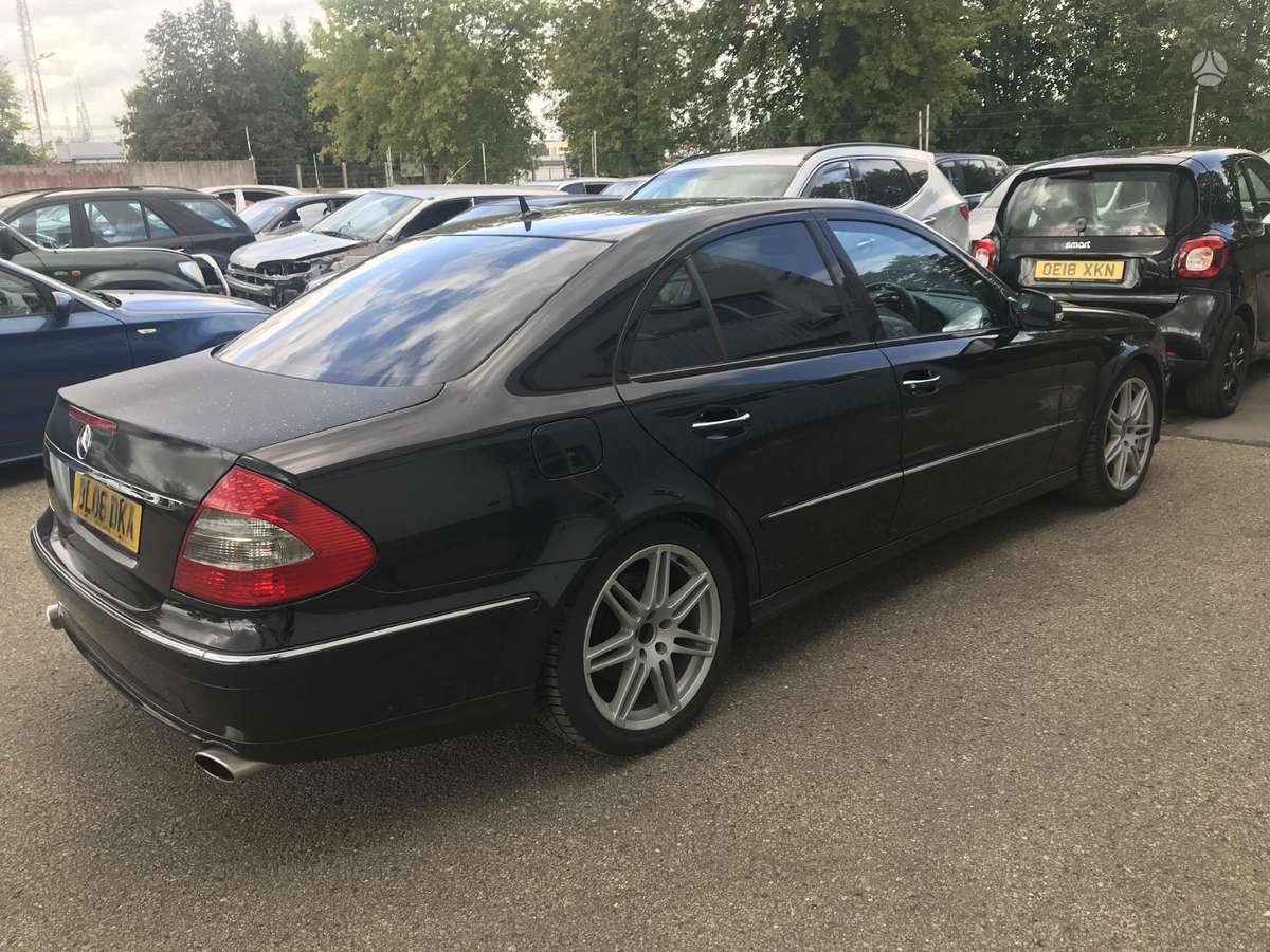Mercedes-Benz E280 по частям