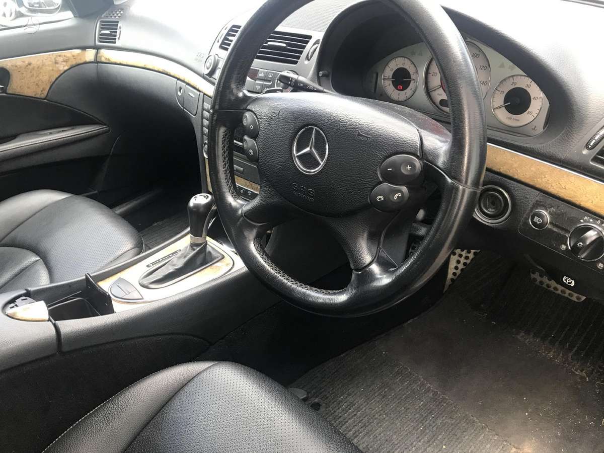 Mercedes-Benz E280 dalimis
