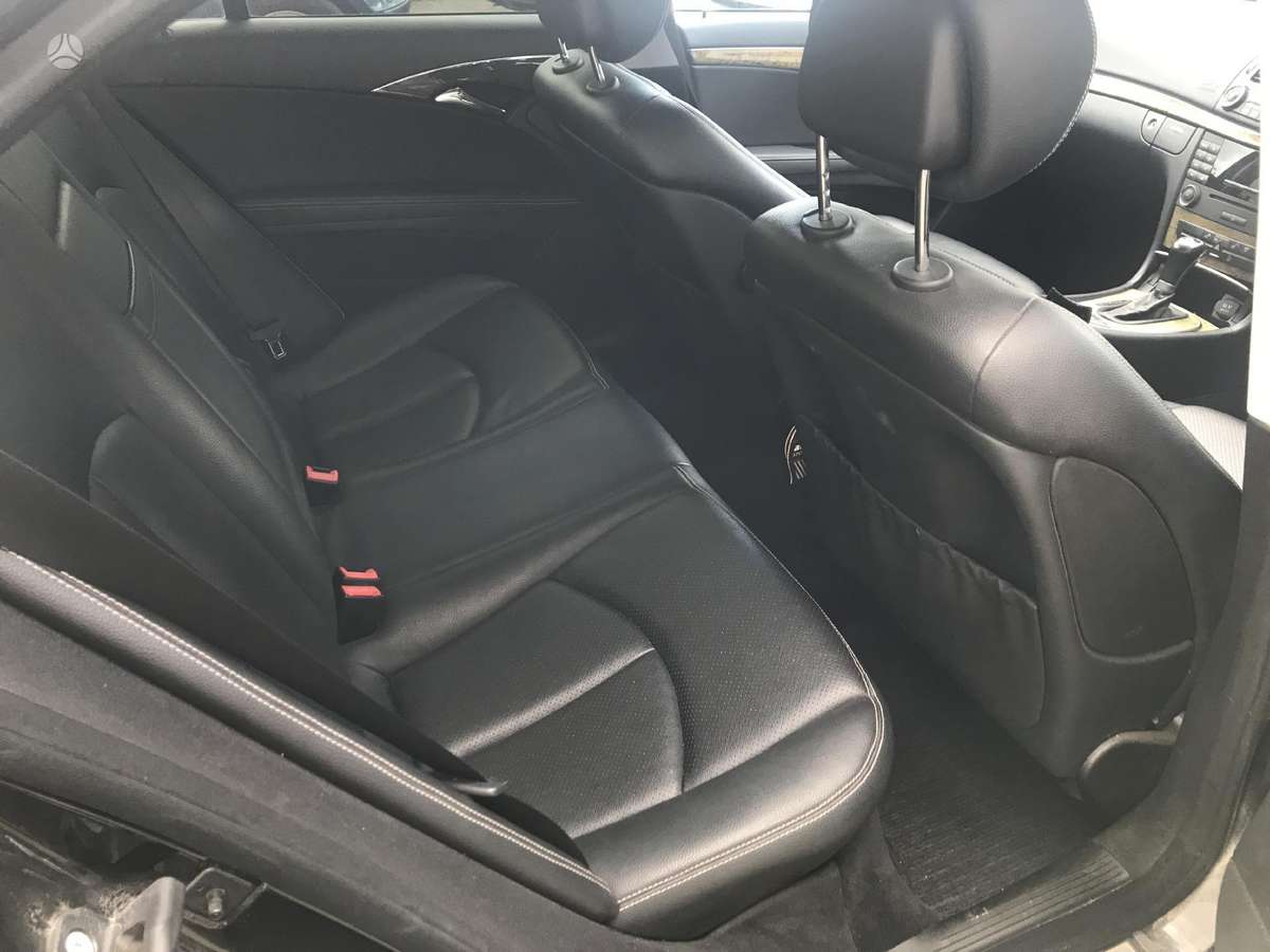 Mercedes-Benz E280 dalimis