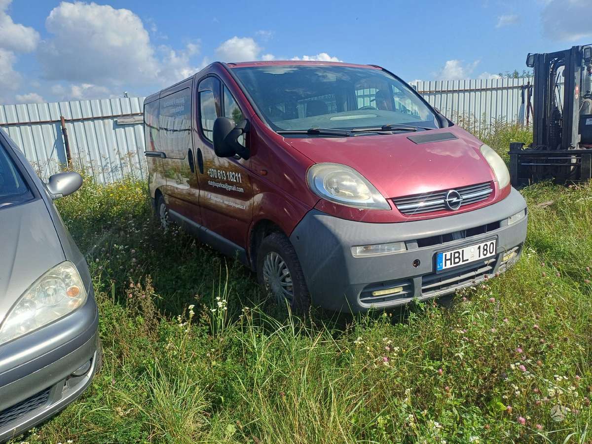 Opel Vivaro по частям