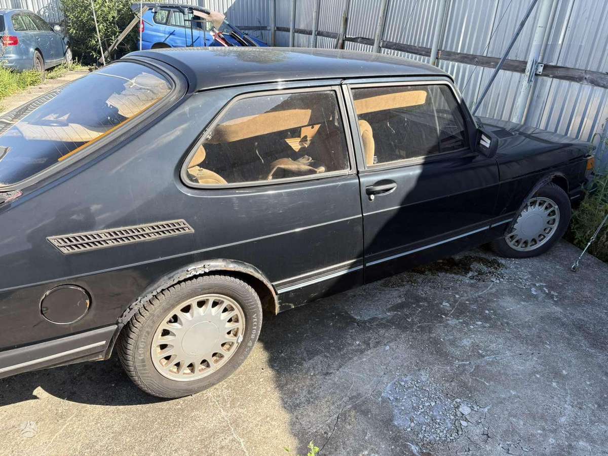 Saab 900 - 3