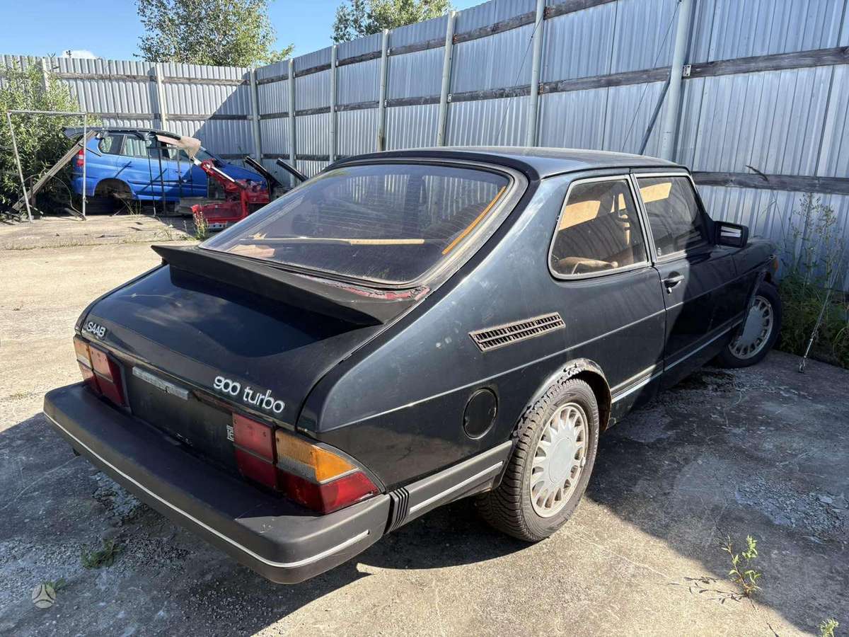 Saab 900 - 5