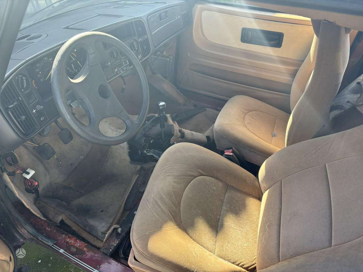 Saab 900 - 10