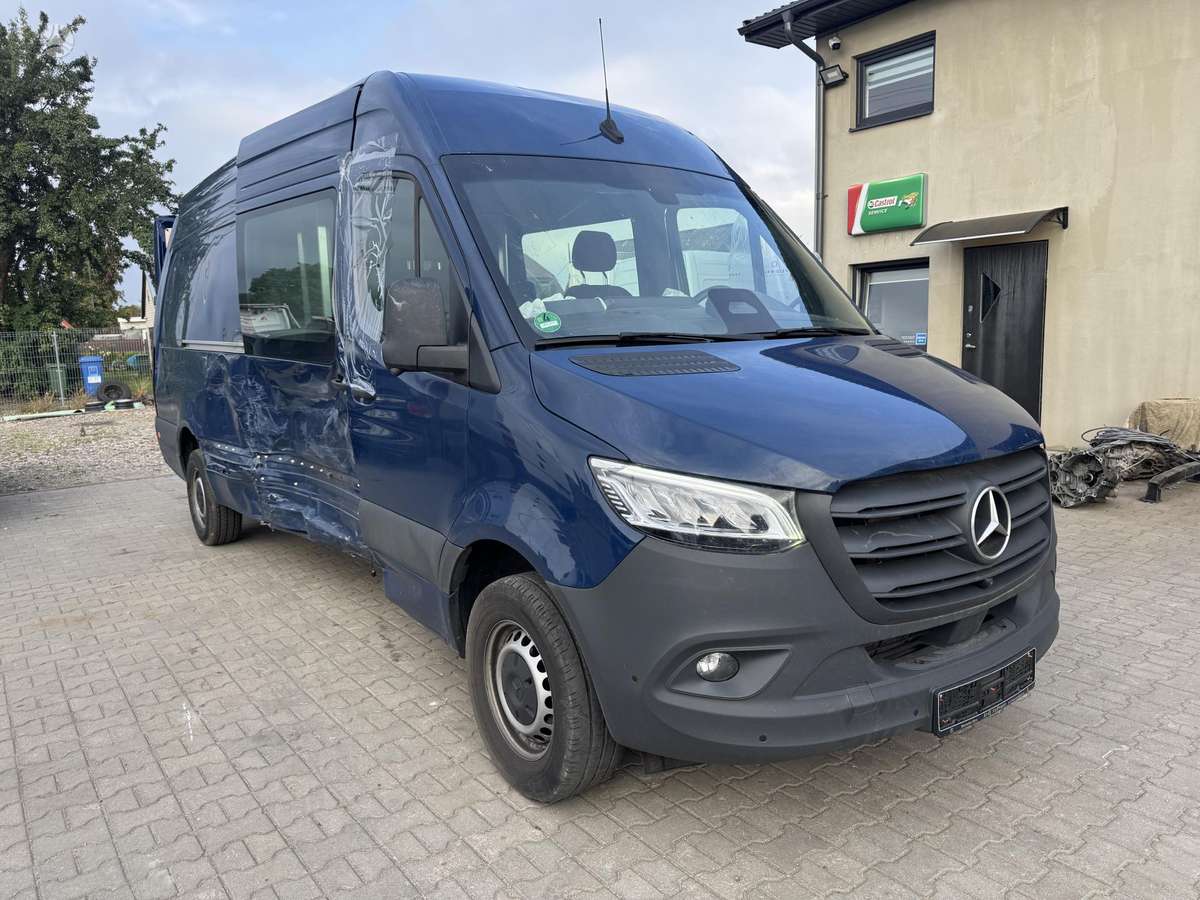 Mercedes-Benz Sprinter, cargo vans