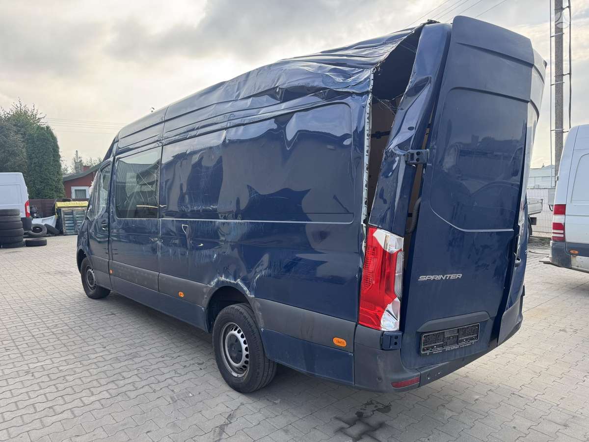 Mercedes-Benz Sprinter, cargo vans