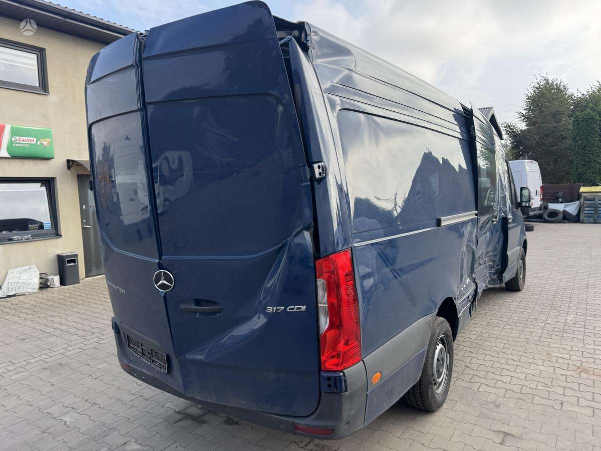 Mercedes-Benz Sprinter, cargo vans