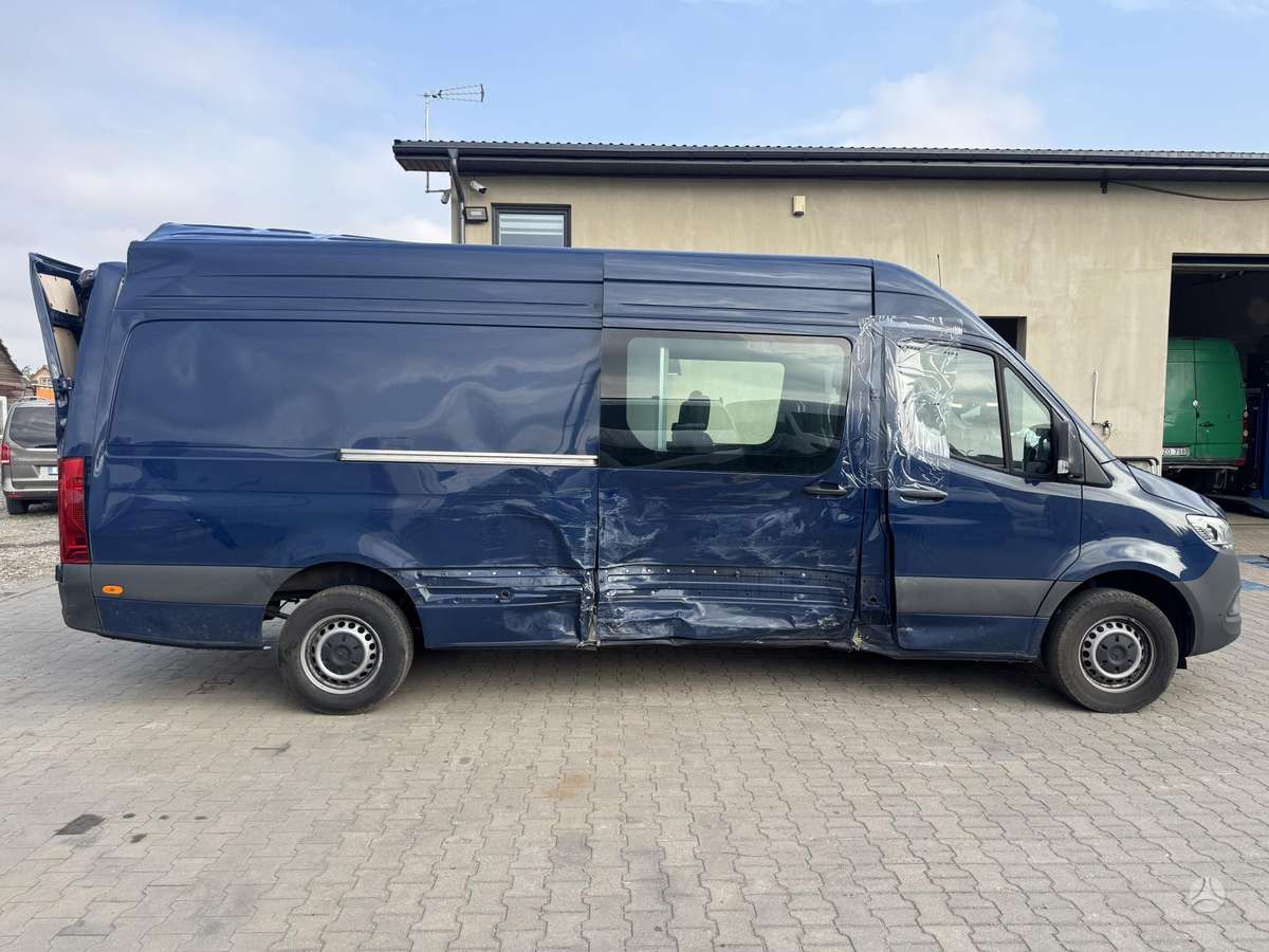 Mercedes-Benz Sprinter, cargo vans