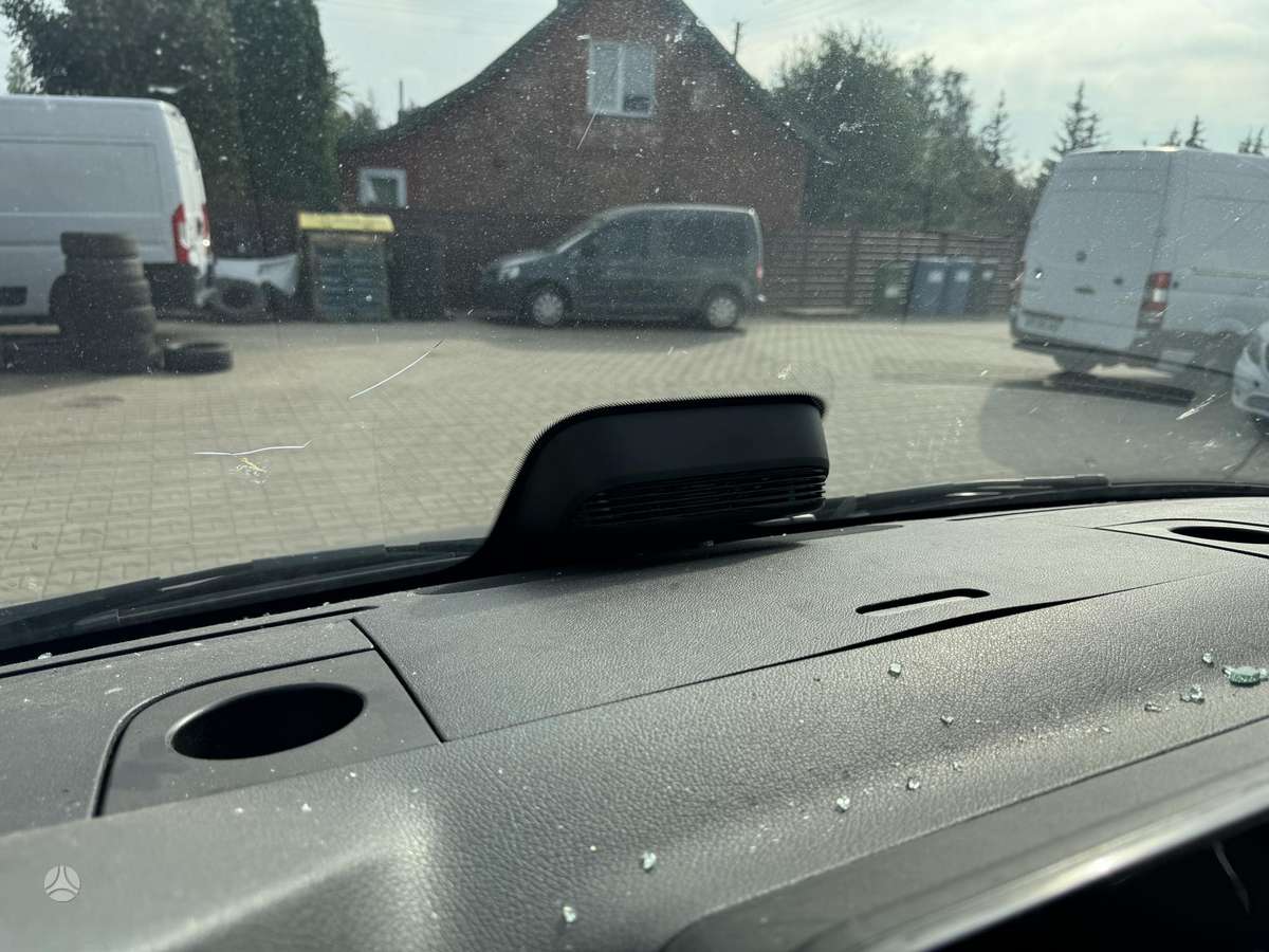 Mercedes-Benz Sprinter, cargo vans