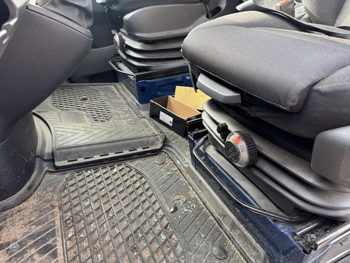 Mercedes-Benz Sprinter, cargo vans