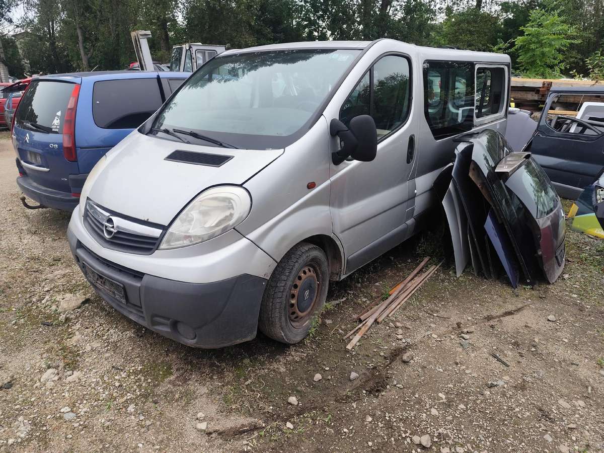 Opel Vivaro dalimis