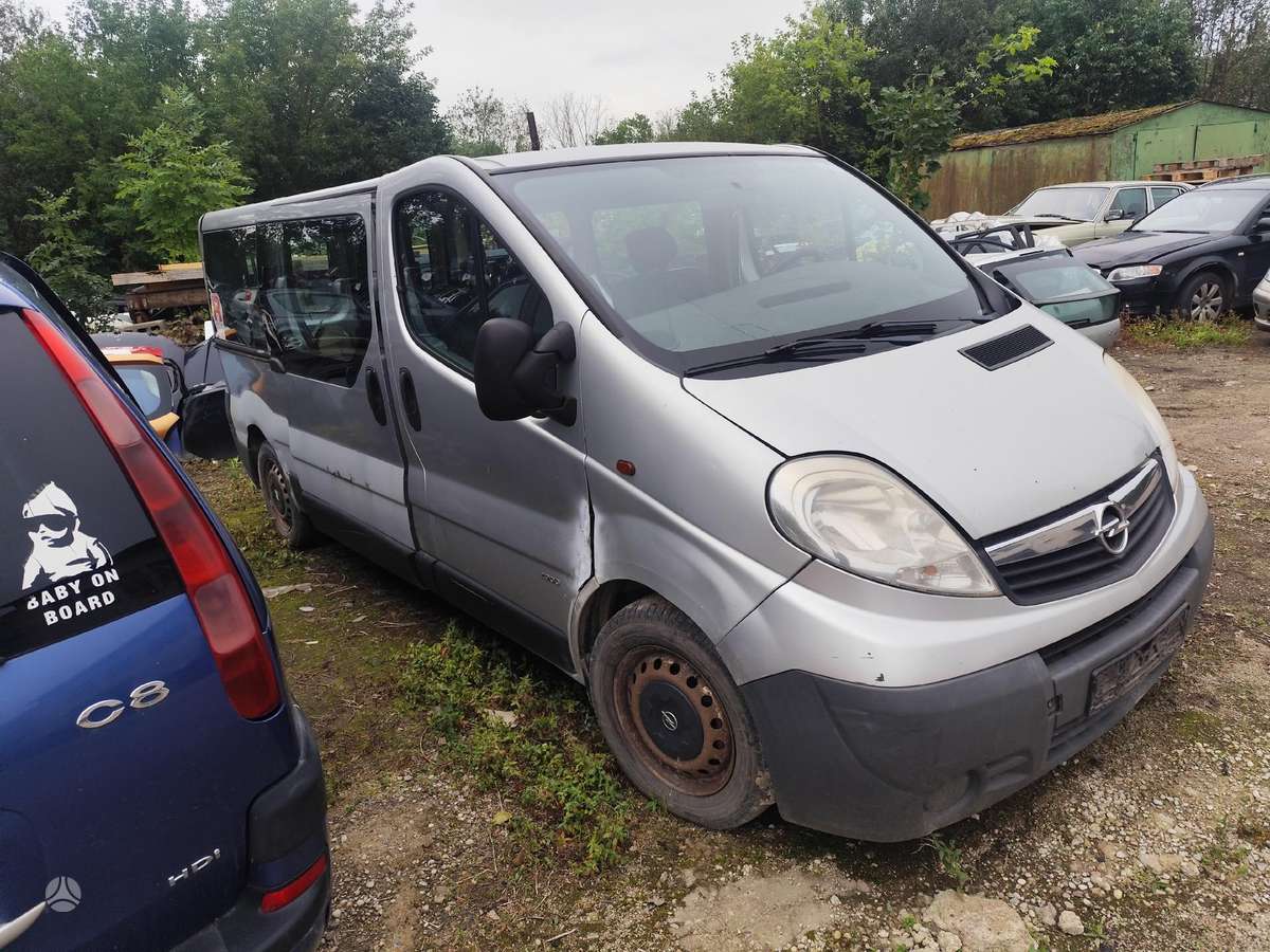 Opel Vivaro по частям