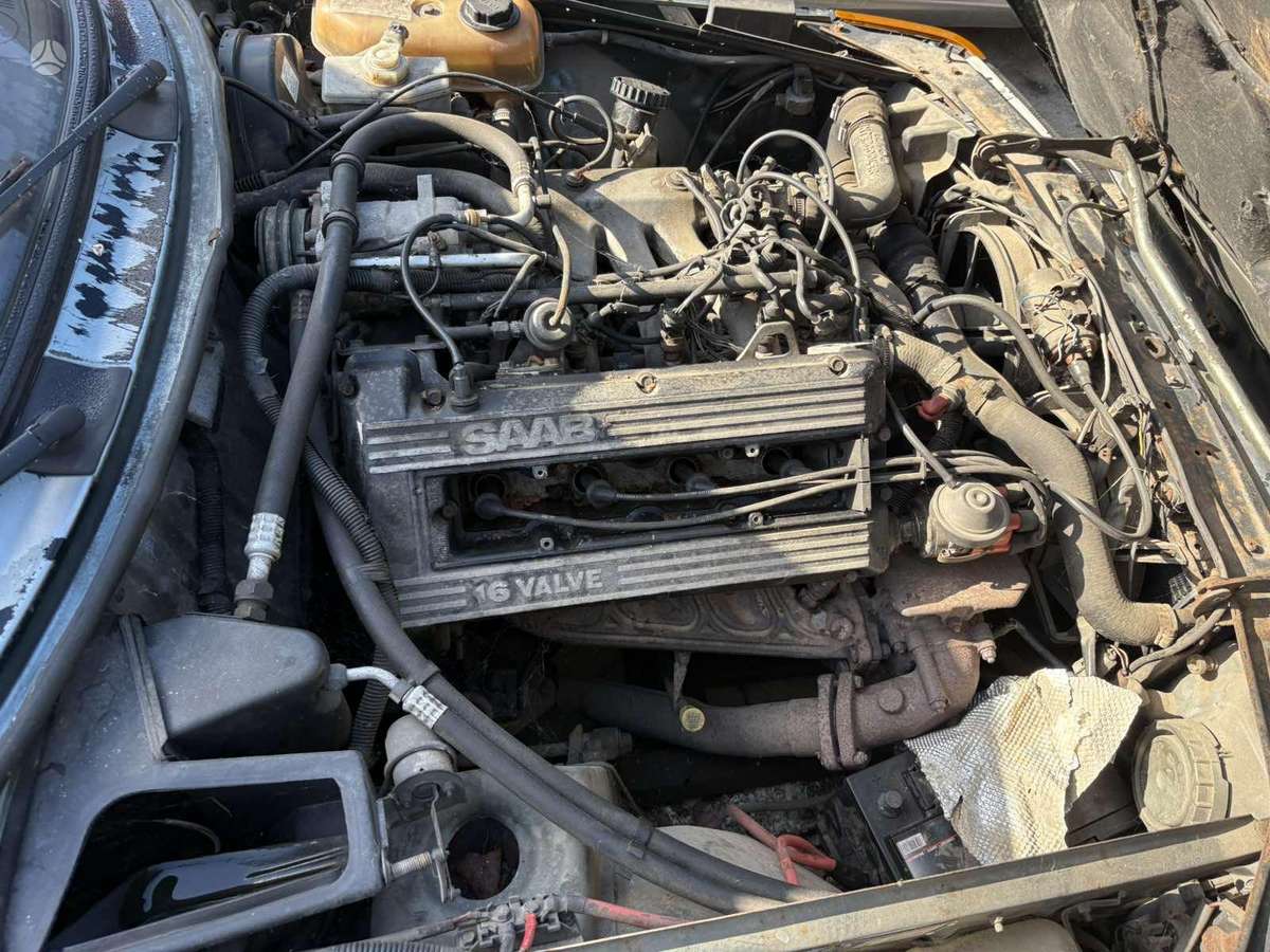 Saab 900, 2.0 l., hatchback