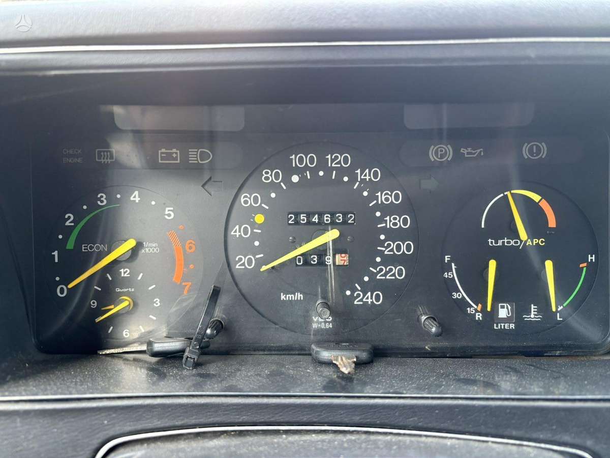 Saab 900, 2.0 l., hatchback