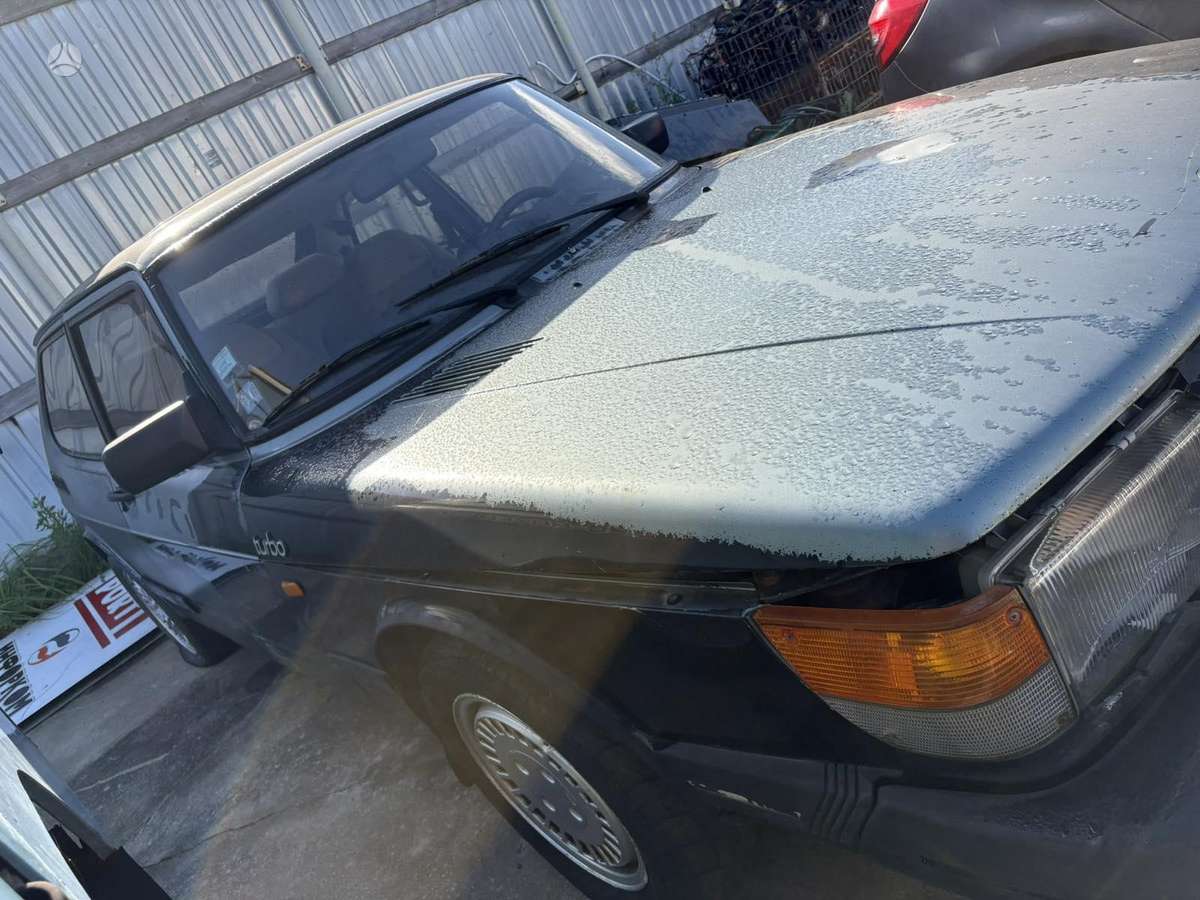 Saab 900, 2.0 l., hatchback