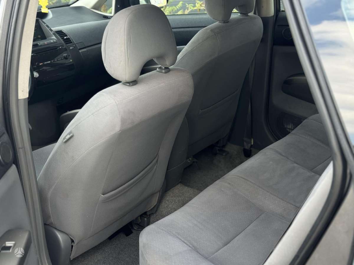 Toyota Prius - 12