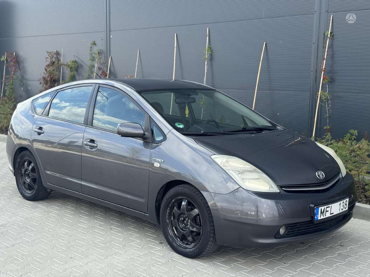 Toyota Prius - 1