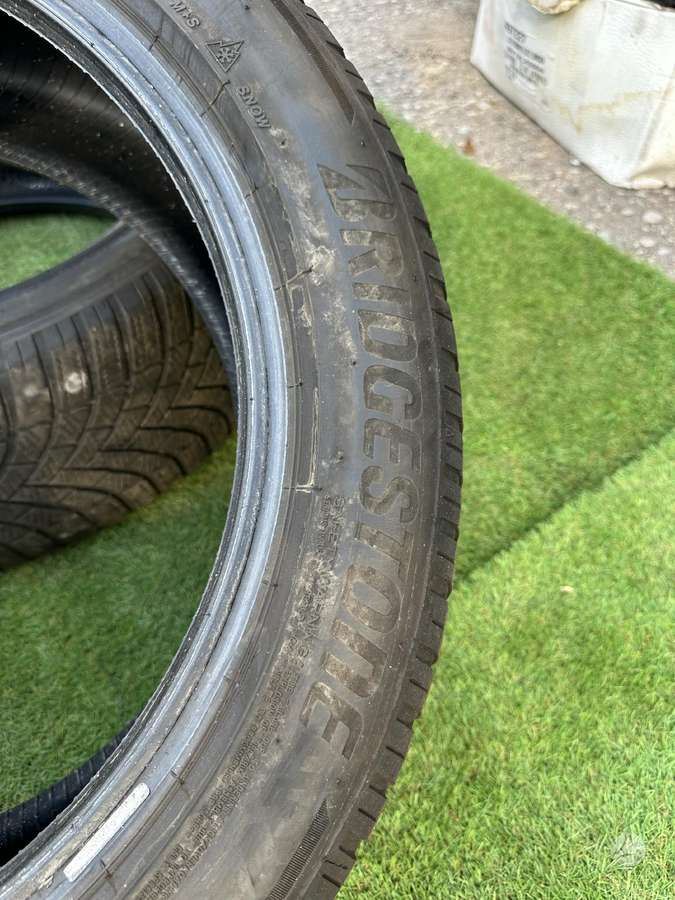 Bridgestone 4mm 2023m, winter 235/50 R19