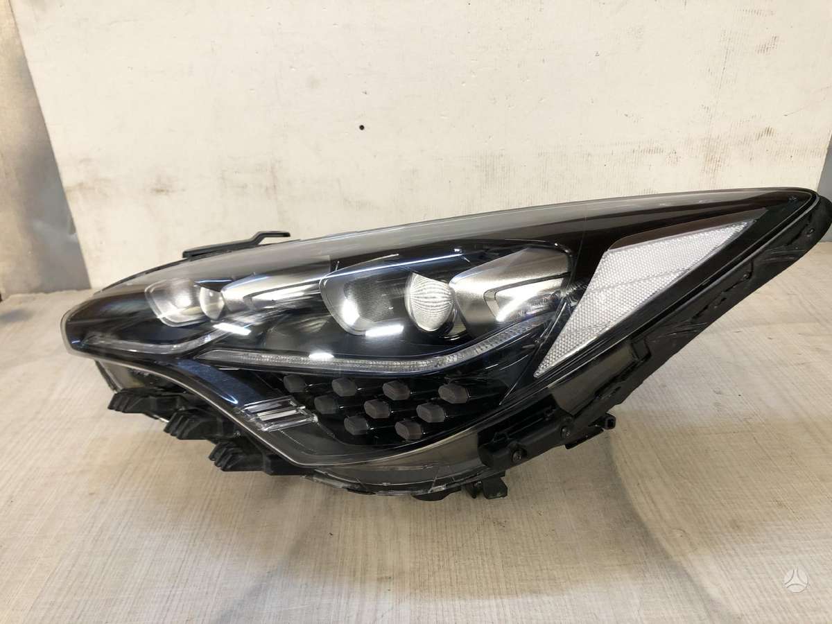 Kia Stinger, 92101-j5, lights
