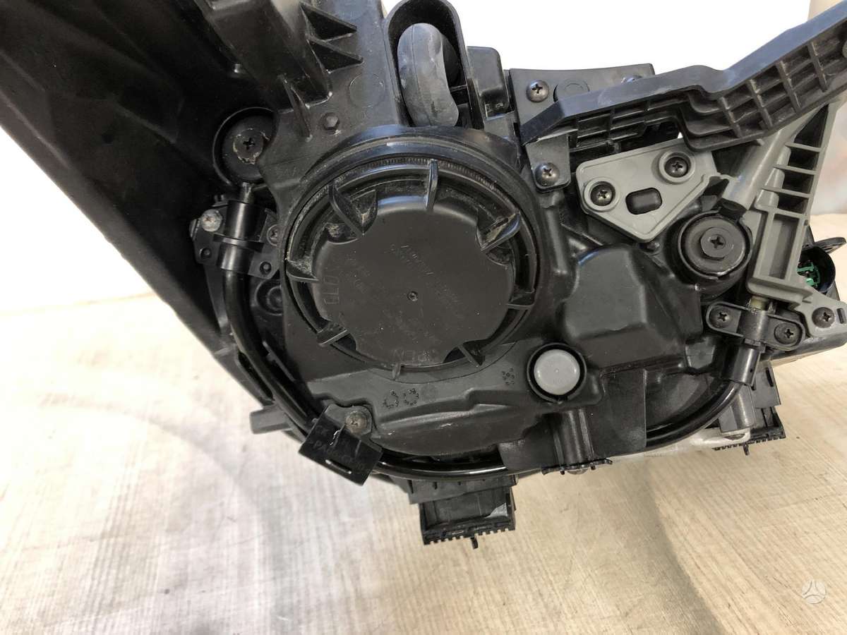 Kia Stinger, 92101-j5, lights
