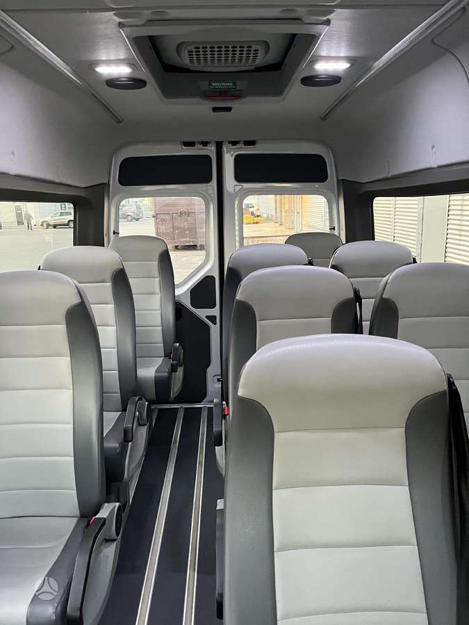 Volkswagen Crafter, passenger minibus