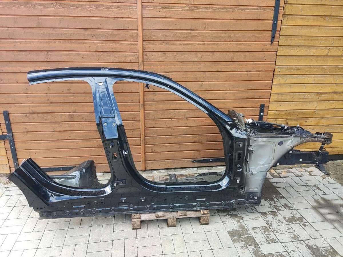 BMW i4 body parts