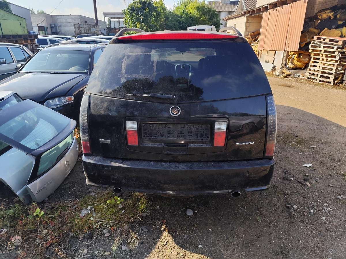 Cadillac SRX dalimis
