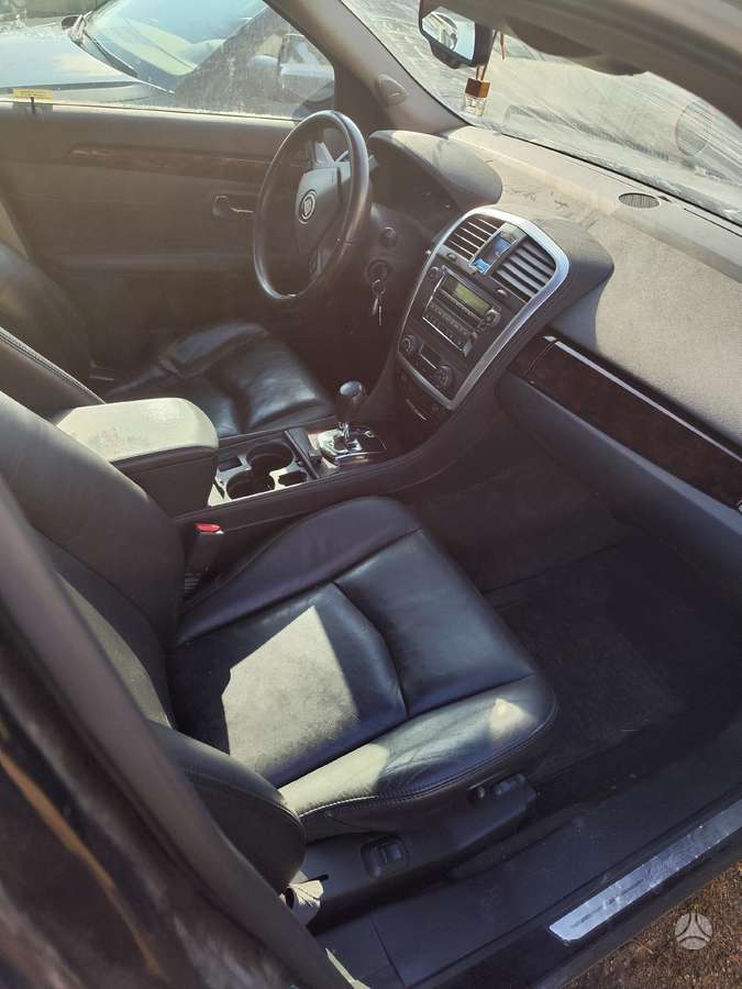 Cadillac SRX dalimis