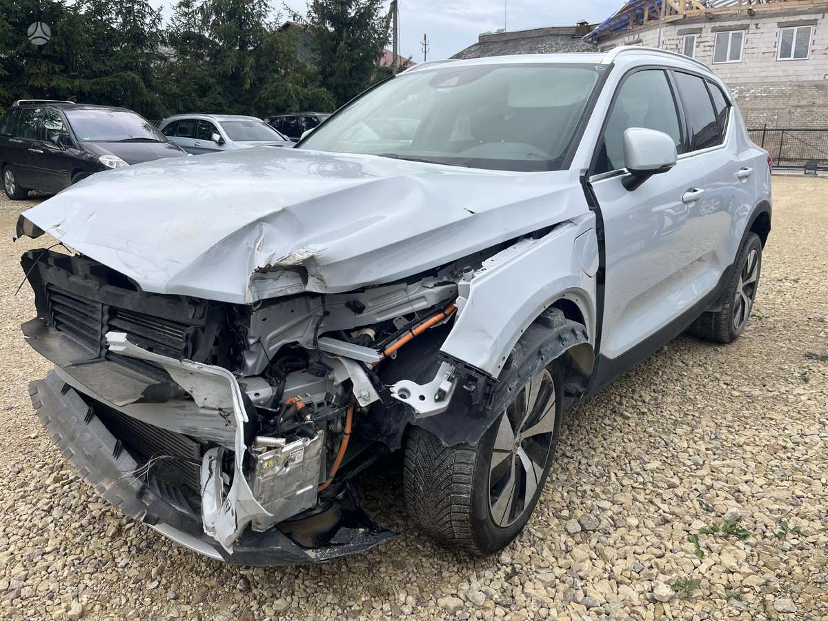 Volvo XC40 - 2