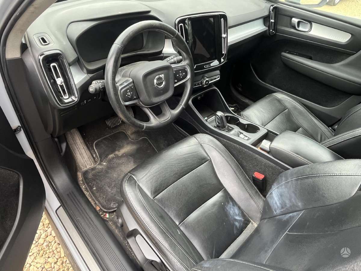 Volvo XC40 - 11