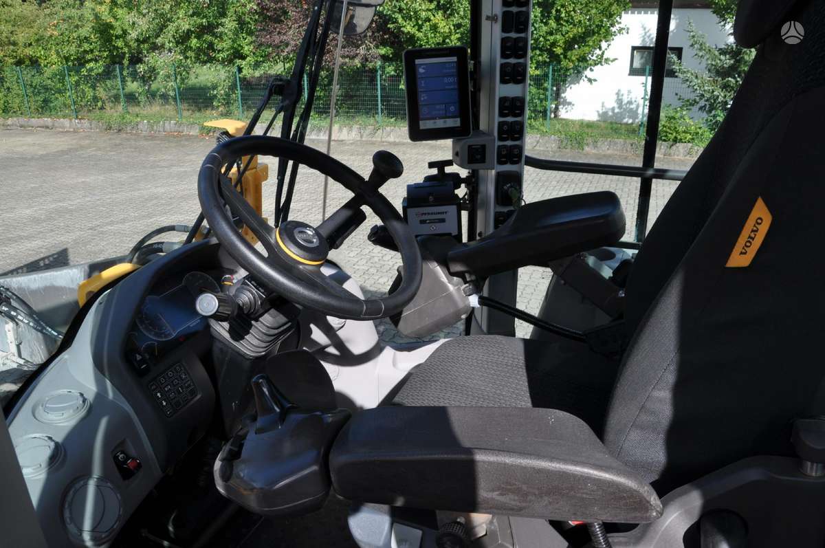 Volvo L90H Long Boom, frontal loader