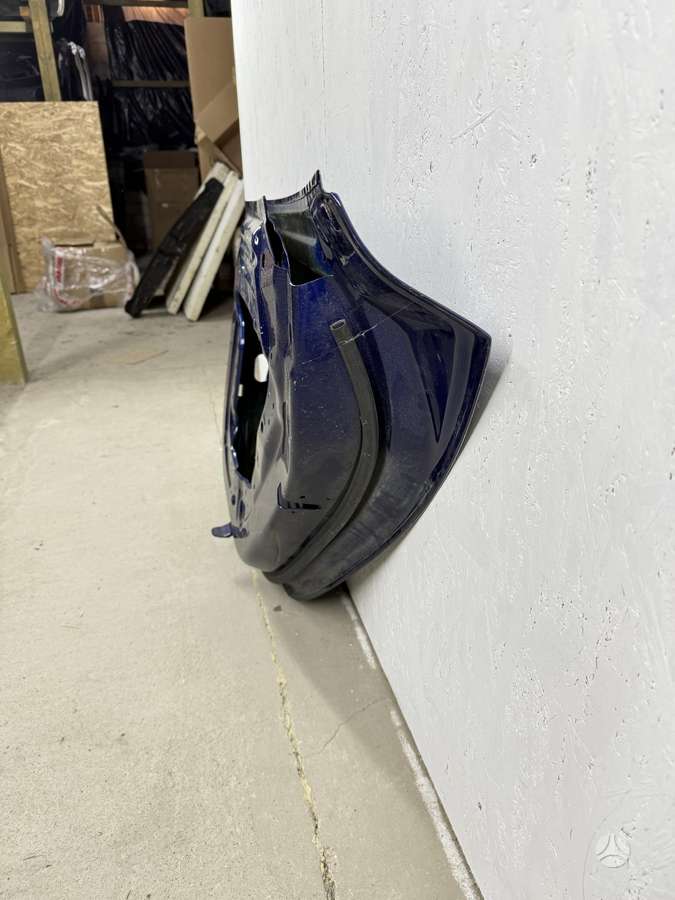Tesla Model 3 двери